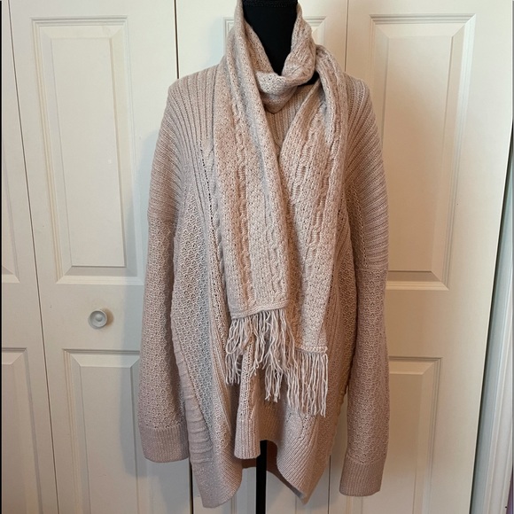 Sonoma sweater NWT . Matching scarf 2x